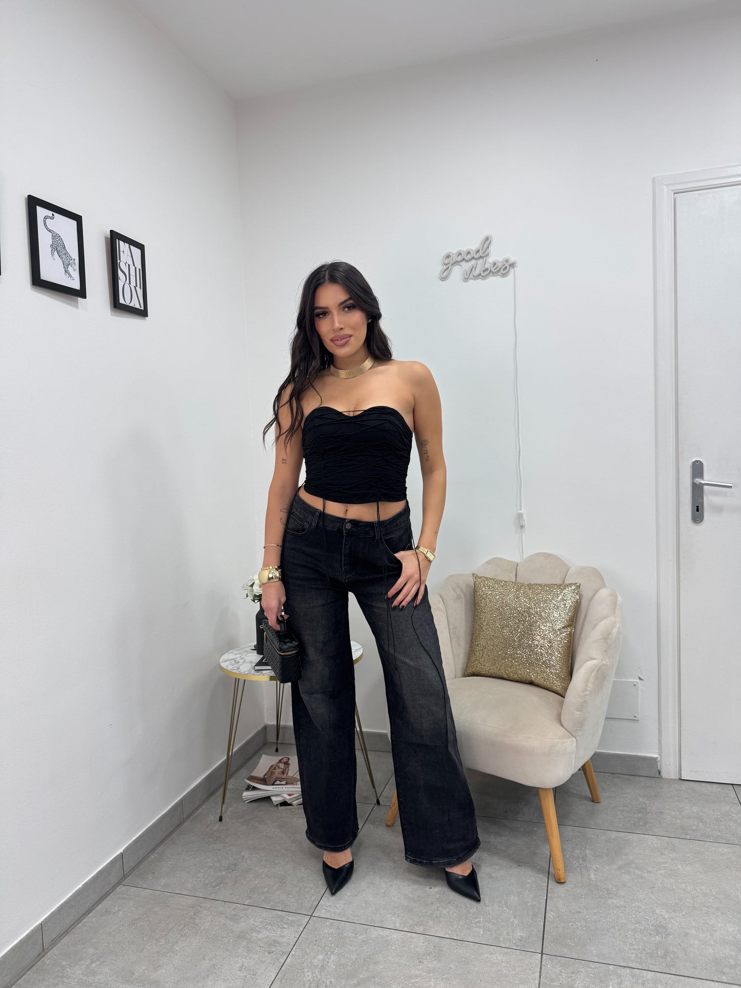 Crop Top Stringato Nero